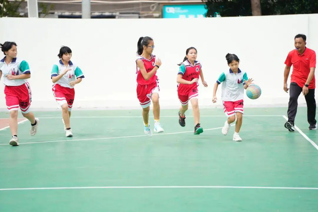 如何通过模拟比赛环境提高篮板实战能力?_0