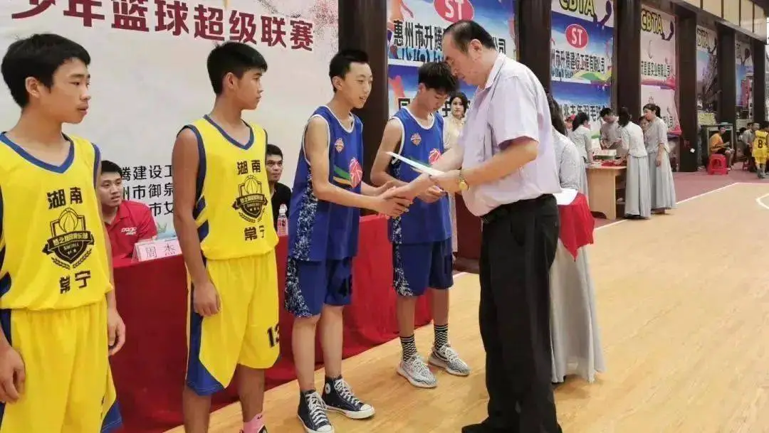 如何通过模拟比赛环境提高篮板实战能力?_1